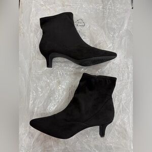 New Rockport Black Heeled Ankle Boots/ Size 10 No box